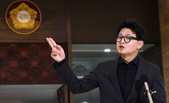 한동훈 무소속 의원이 9월 8일 국회 로텐더홀 앞에서 김승원 법무부 장관 후보자 관련 발언을 하고 있다. 사진=박은숙 기자