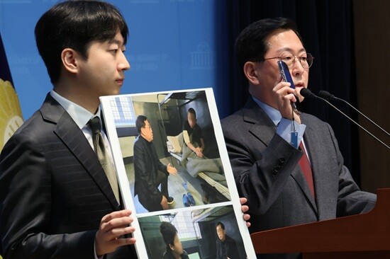 2025년 3월 4일 국회 소통관에서 북한군 포로 2명의 육성을 공개하고 있는 유용원 국민의힘 의원. 사진=연합뉴스