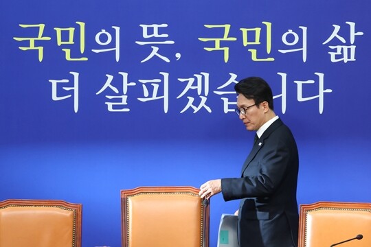 김민석 더불어민주당 대표가 10월 2일 국회에서 열린 최고위원회의에 참석하고 있다. 사진=박은숙 기자