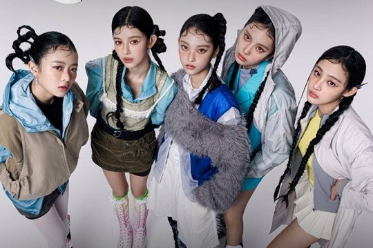 걸그룹 뉴진스(NewJeans) 멤버들이 새 그룹명으로 출원했던 'NJZ'(엔제이지) 상표의 일부에 대해 지식재산처가 등록 거절 결정을 내렸다.  사진=컴플렉스콘 제공
