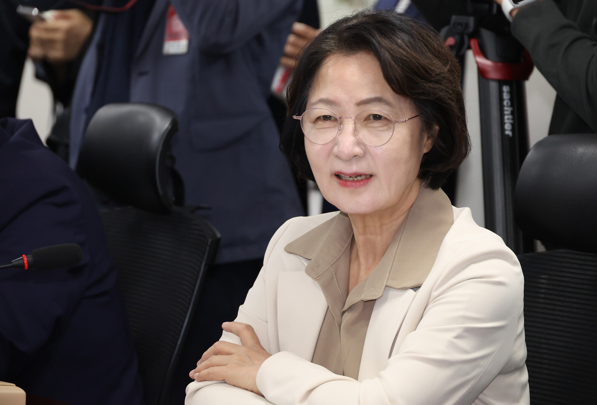 추미애 경기도지사는 10월 7일 밤 소셜미디어를 통해 ‘중수청장 후보자의 부적격 사유’라는 제목의 글을 게시했다. 추미애 경기도지사. 사진=박은숙 기자