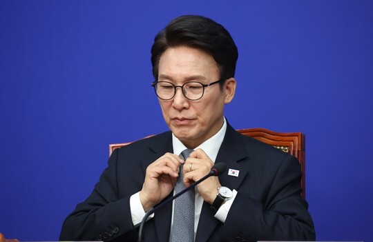 더불어민주당 김민석 대표가 10월 7일 국회에서 열린 최고위원회의에 참석해 있다. 사진=박은숙 기자