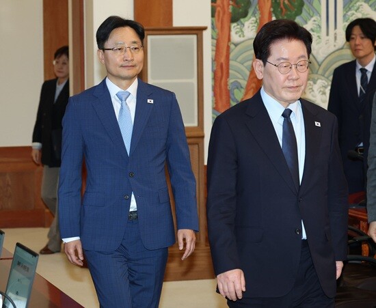 이재명 대통령이 강훈식 대통령 비서실장 후임자로 임광현 국세청장(왼쪽)을 선택했다. 사진=연합뉴스