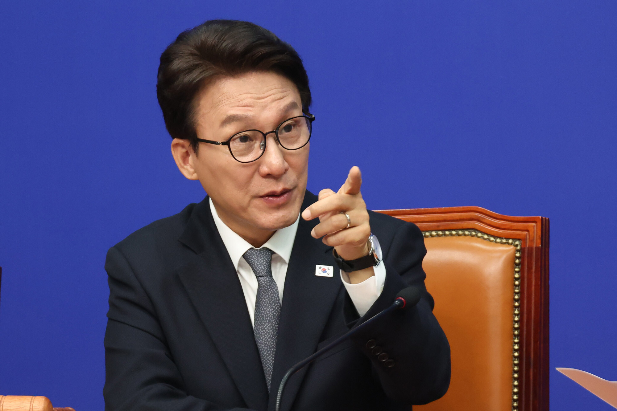 김민석 더불어민주당 대표가 지난 7일 국회에서 열린 더불어민주당 최고위원회의에서 발언하고 있다. 김 대표는 16일 조희대 대법원장 탄핵 논의를 공식화했다. 사진=박은숙 기자