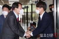 '고발 사주'의혹 윤석열, 이준석과 면담