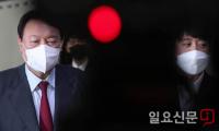 긴급 '비공개 회담' 가진 이준석 - 윤석열