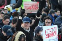 '국힘 해체' 피켓 든 이재명