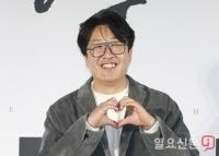 현봉식, '동안의 살인미소'