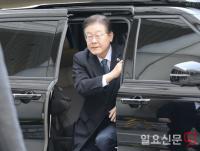 법원에 도착한 이재명 더불어민주당 대표