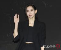 신현빈, 우아한 손인사
