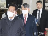1심 첫 공판에 출석하는 조지호 경찰청장