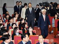 취임식장 들어서는 마은혁 헌법재판관