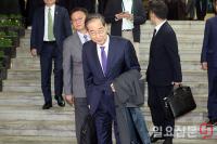 인사하는 한덕수 국무총리