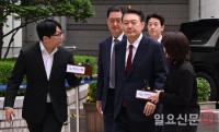 4차 공판 출석하는 윤석열 전 대통령