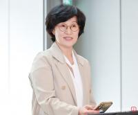 기자질문에 답하는 원민경 여가부 장관 후보자