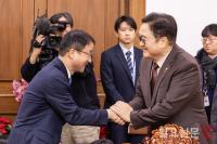 우원식 국회의장 찾은 한병도 신임 원내대표