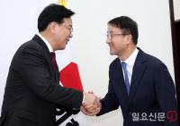 송언석 원내대표 찾은 더불어민주당 한병도 신임 원내대표